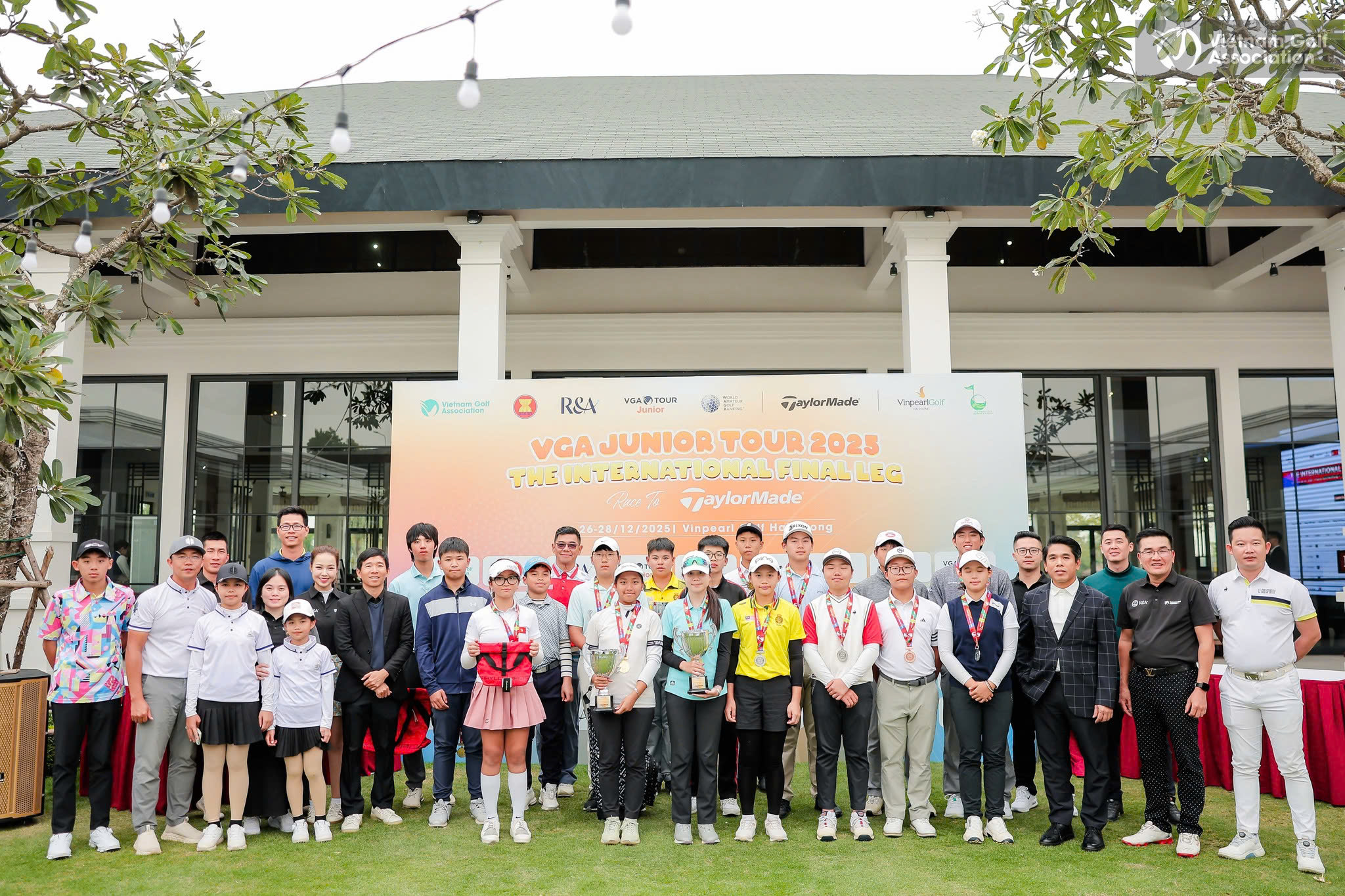 TAYLORMADE VIỆT NAM & VGA JUNIOR TOUR 2025: KHÉP LẠI HÀNH TRÌNH “RACE TO TAYLORMADE” BẰNG ĐẠI TIỆC GOLF QUỐC TẾ