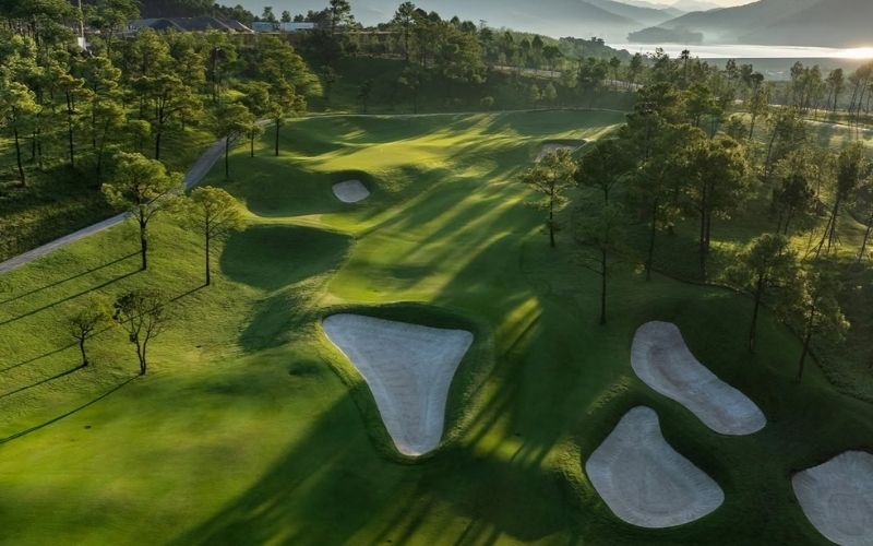 Sân Golf Đông Triều Silk Path Đông Triều Golf & Country Club (3)