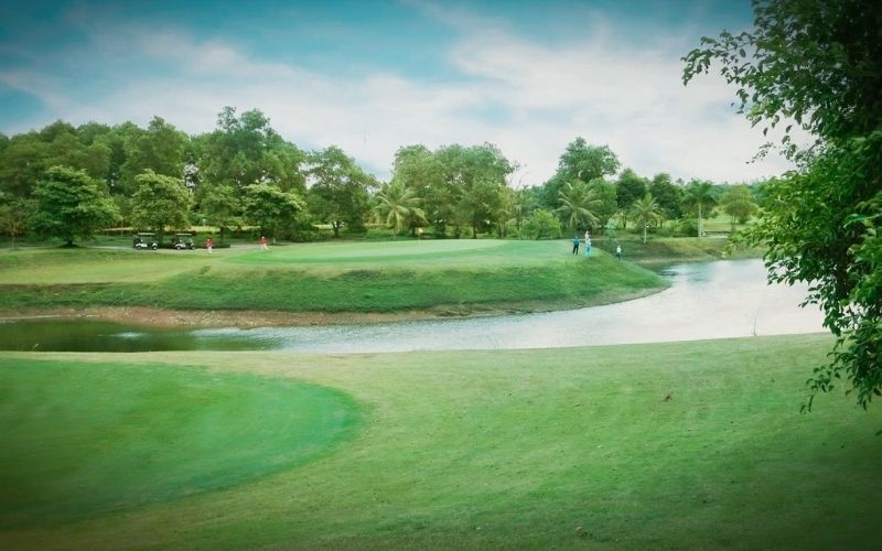 Sân Golf Minh Trí Hanoi Golf Club (2)