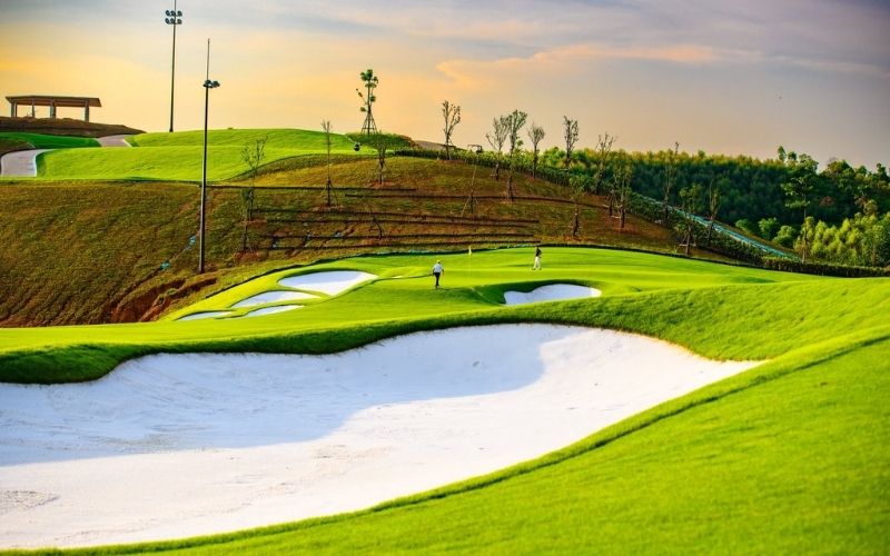 Sân golf Văn Lang Empire (2)