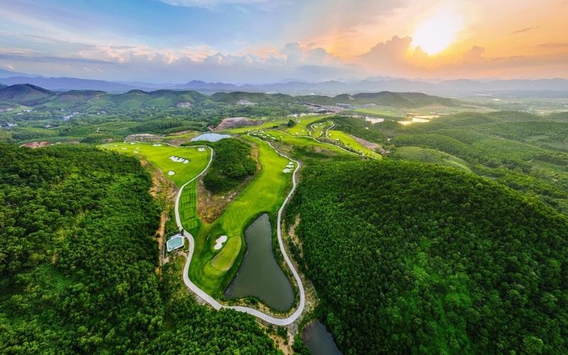 Sân golf Văn Lang Empire (3)