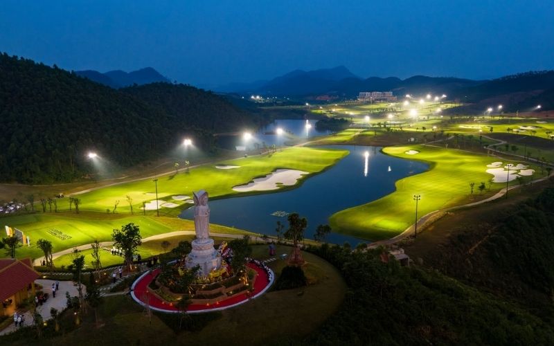 Sân golf Văn Lang Empire (4)