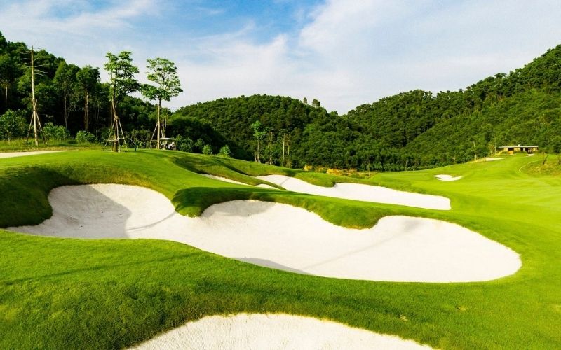 Sân golf Văn Lang Empire (7)