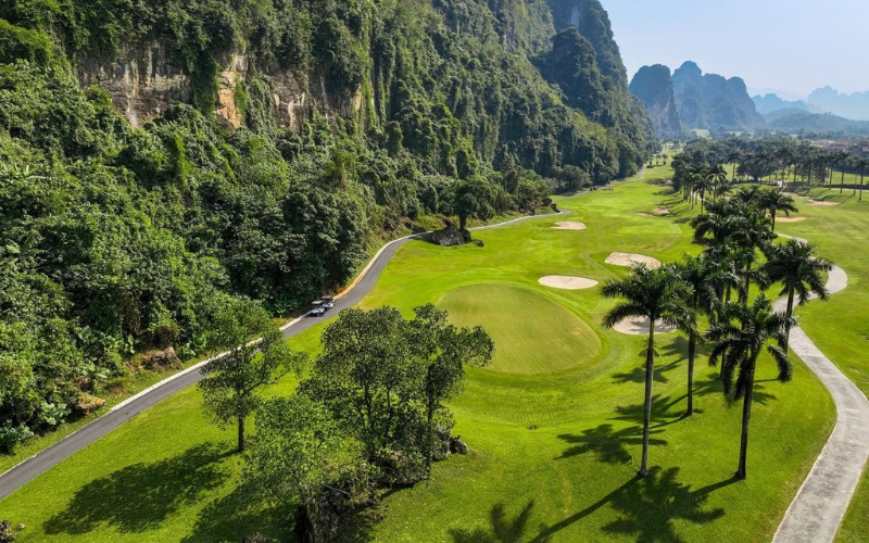 Sân golf Phượng Hoàng (Phoenix Golf Resort)