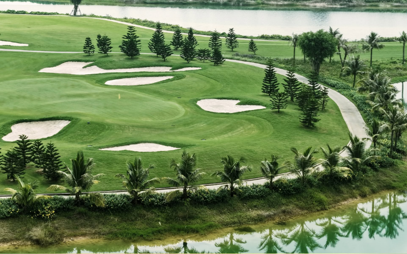sân golf royal long an